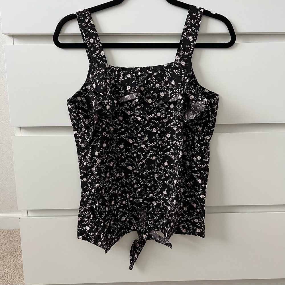 💗BOBEAU Front Tie Ruffle Button Tank - Picture 5 of 11
